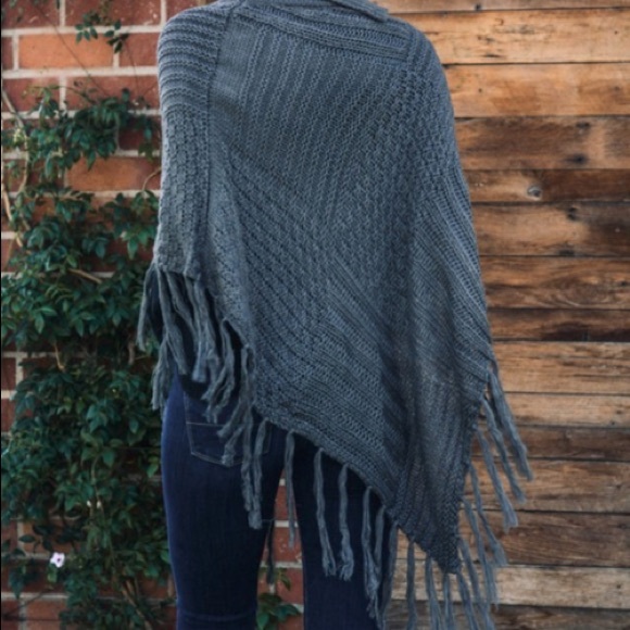 Poncho Off-the-Shoulder Acrylic Knit Fringe OS - Picture 4 of 4